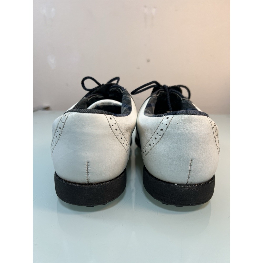 FootJoy Golf Shoes Men's 9W White Black Saddle Kiltie Classic Spikes - Picture 3 of 12